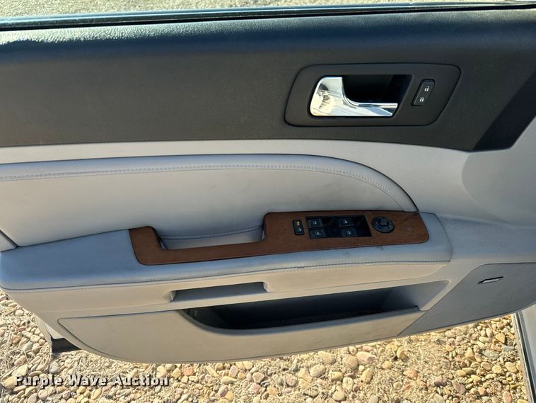 image for item NU9473 2010 Cadillac  STS 