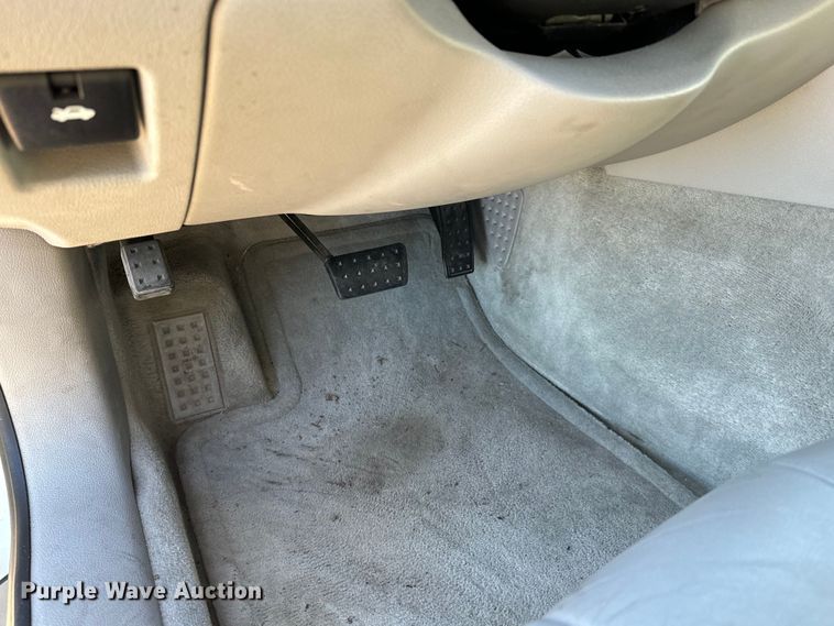 image for item NU9473 2010 Cadillac  STS 