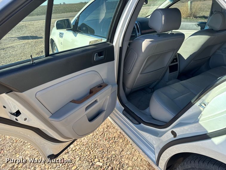 image for item NU9473 2010 Cadillac  STS 