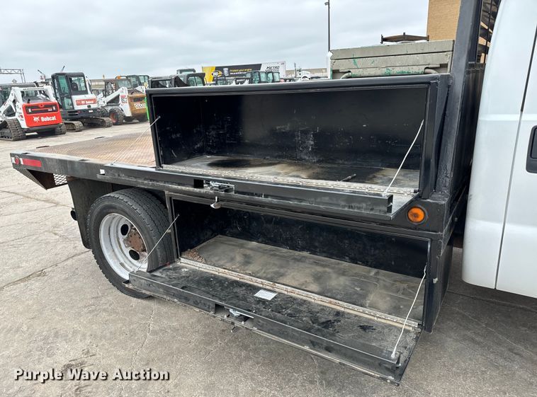 image for item NU9511 2008 Ford F450 Super Duty Crew Cab flatbed truck