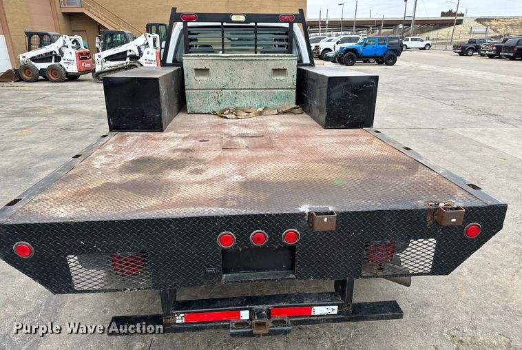 image for item NU9511 2008 Ford F450 Super Duty Crew Cab flatbed truck