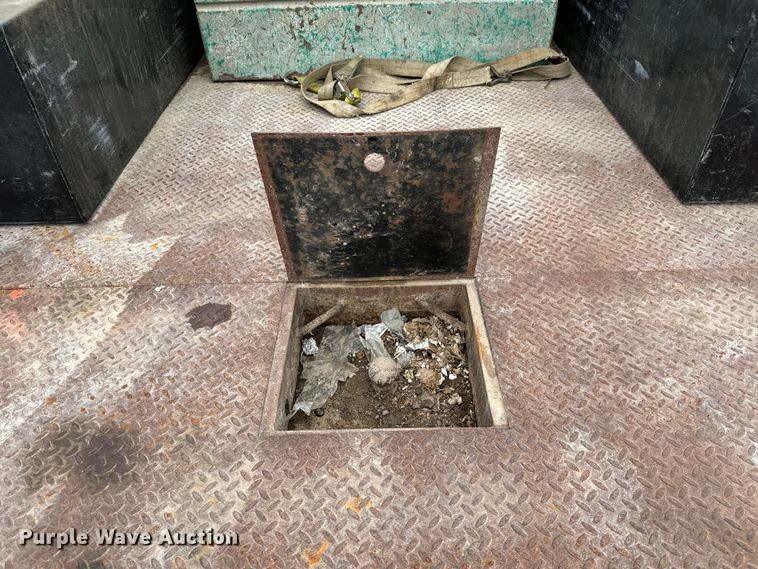 image for item NU9511 2008 Ford F450 Super Duty Crew Cab flatbed truck