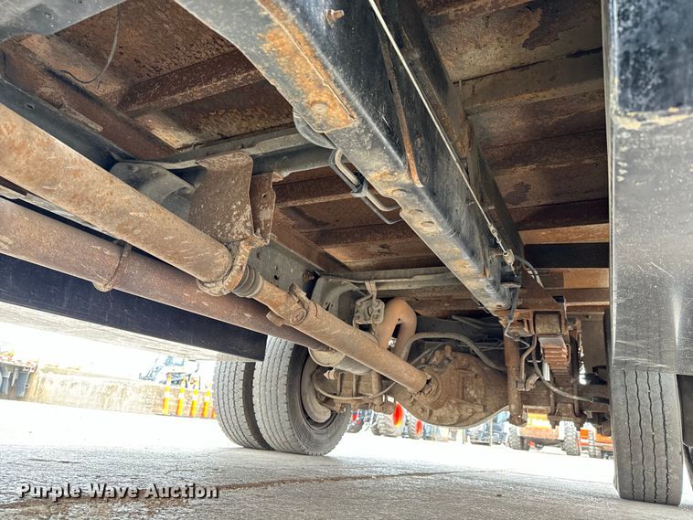 image for item NU9511 2008 Ford F450 Super Duty Crew Cab flatbed truck