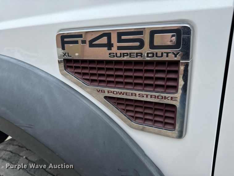 image for item NU9511 2008 Ford F450 Super Duty Crew Cab flatbed truck