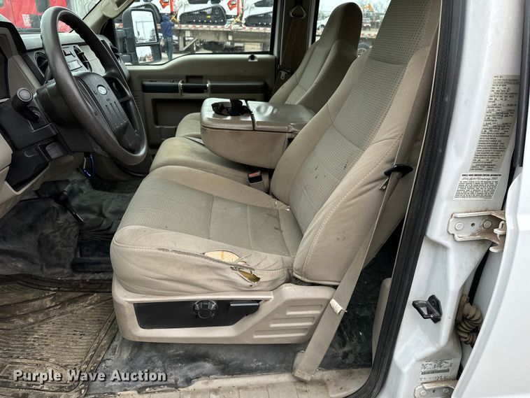 image for item NU9511 2008 Ford F450 Super Duty Crew Cab flatbed truck