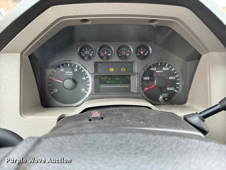 image for item NU9511 2008 Ford F450 Super Duty Crew Cab flatbed truck