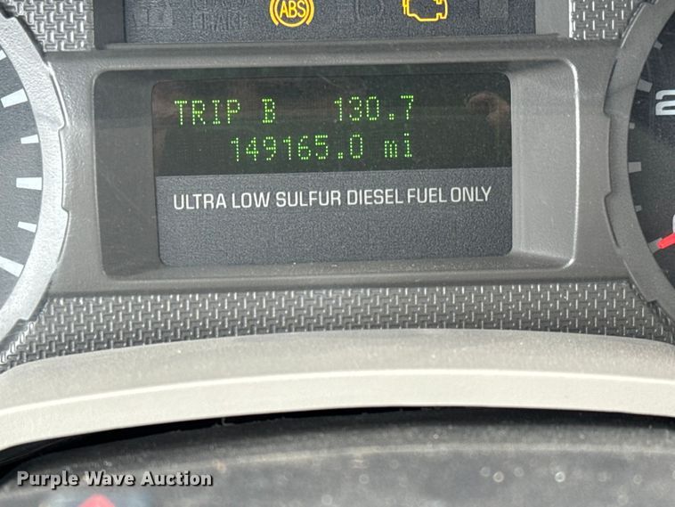 image for item NU9511 2008 Ford F450 Super Duty Crew Cab flatbed truck