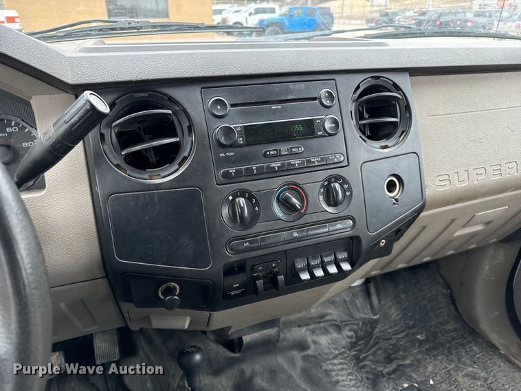 image for item NU9511 2008 Ford F450 Super Duty Crew Cab flatbed truck