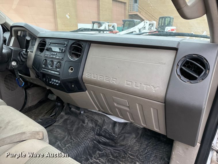 image for item NU9511 2008 Ford F450 Super Duty Crew Cab flatbed truck