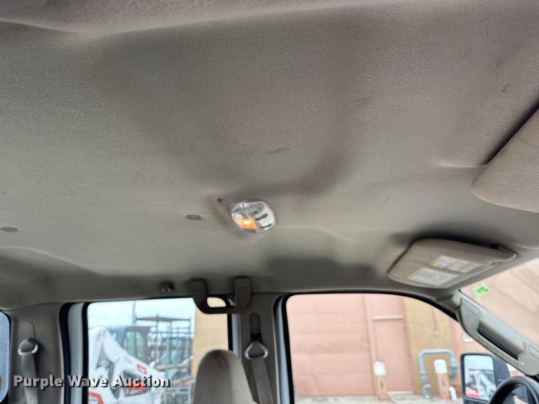 image for item NU9511 2008 Ford F450 Super Duty Crew Cab flatbed truck