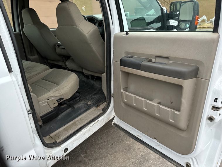 image for item NU9511 2008 Ford F450 Super Duty Crew Cab flatbed truck