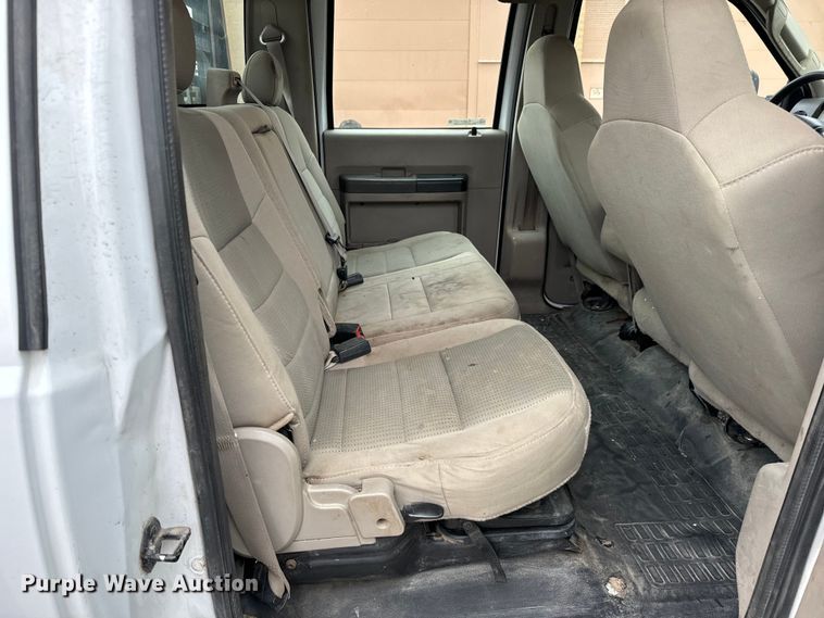 image for item NU9511 2008 Ford F450 Super Duty Crew Cab flatbed truck