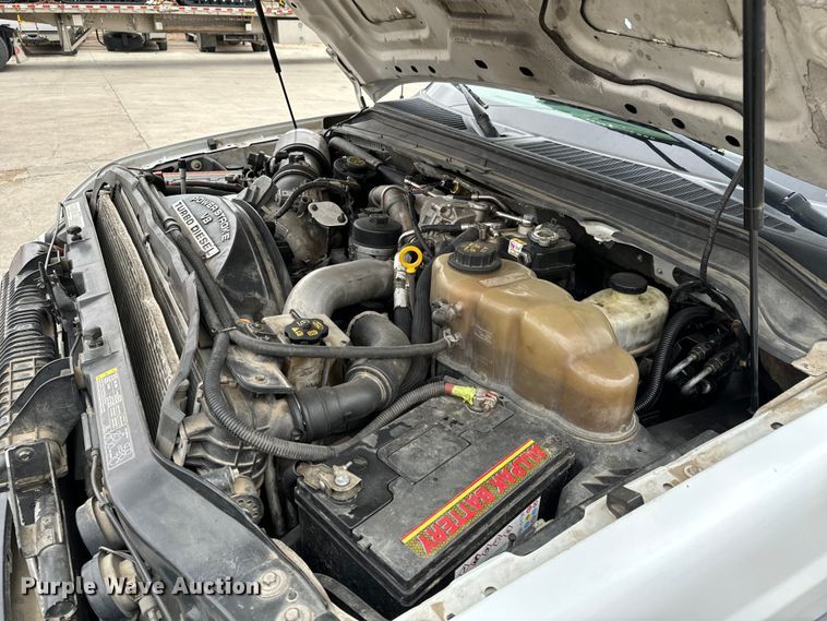 image for item NU9511 2008 Ford F450 Super Duty Crew Cab flatbed truck