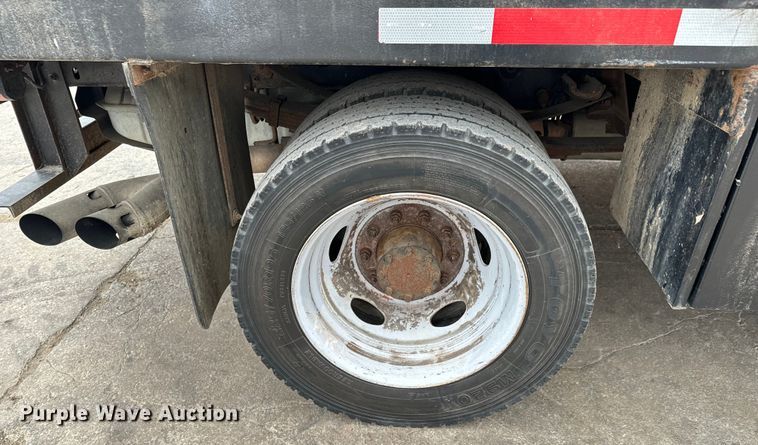 image for item NU9511 2008 Ford F450 Super Duty Crew Cab flatbed truck