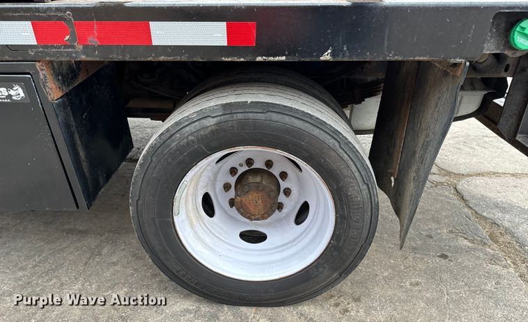 image for item NU9511 2008 Ford F450 Super Duty Crew Cab flatbed truck