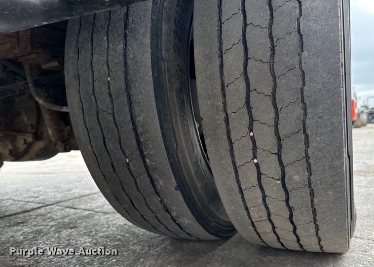 image for item NU9511 2008 Ford F450 Super Duty Crew Cab flatbed truck