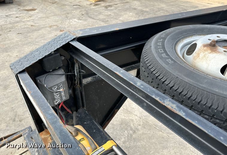 image for item NU9513 2019 PJ LY322 equipment trailer