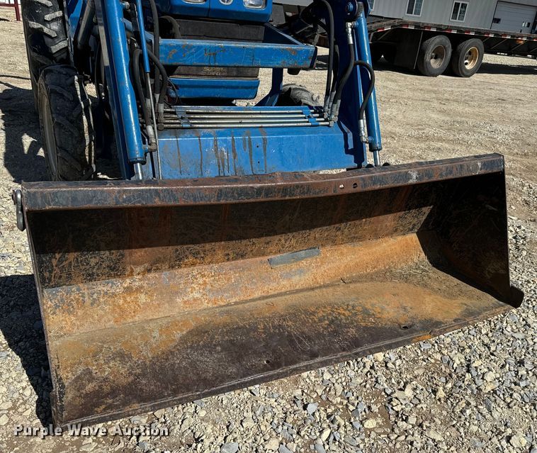 image for item NU9520 New Holland  1715 tractor