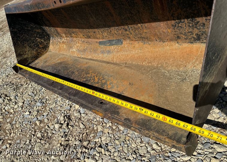 image for item NU9520 New Holland  1715 tractor