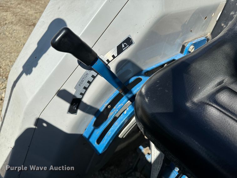 image for item NU9520 New Holland  1715 tractor