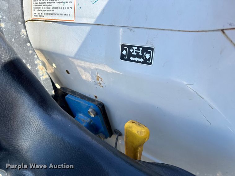 image for item NU9520 New Holland  1715 tractor