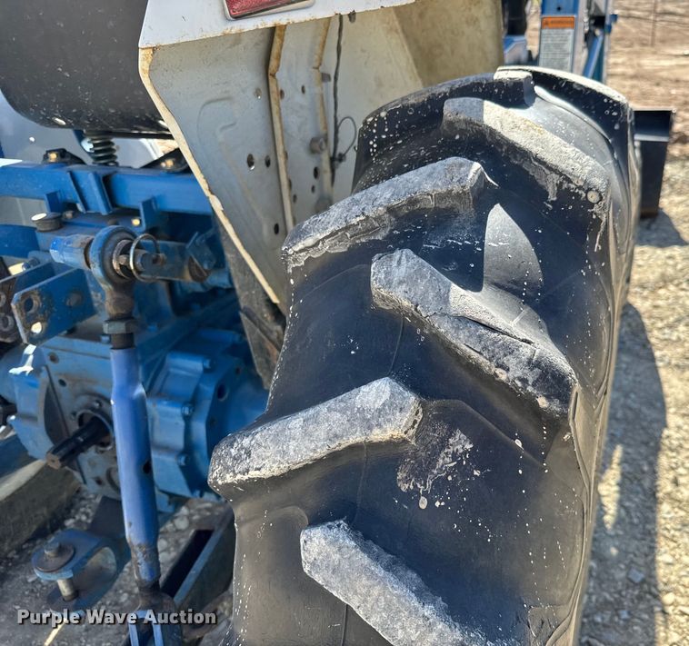 image for item NU9520 New Holland  1715 tractor