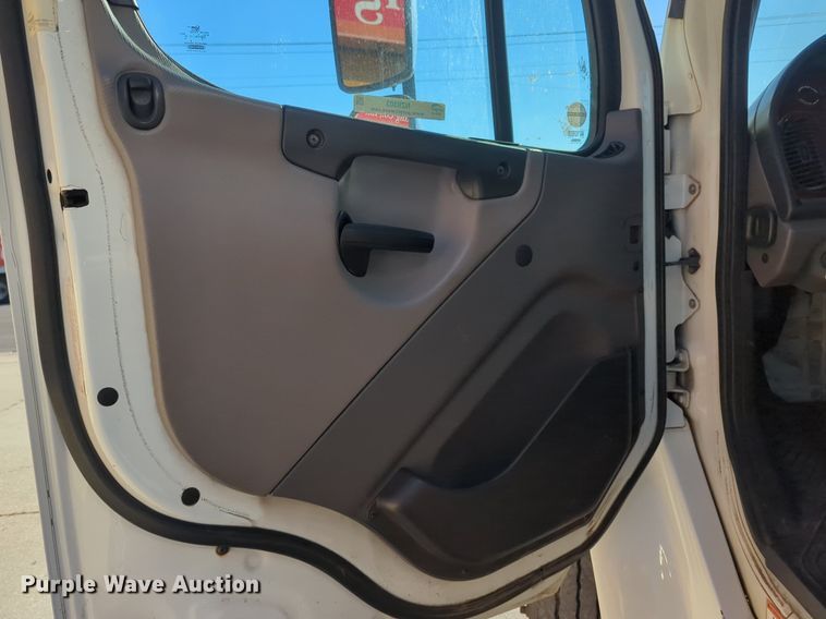 image for item NZ9303 2016 Freightliner Business Class M2 box truck