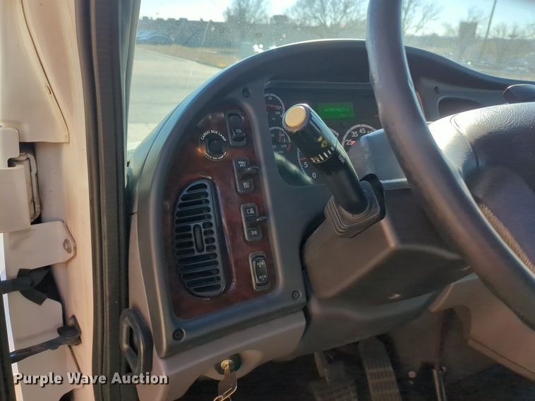 image for item NZ9303 2016 Freightliner Business Class M2 box truck