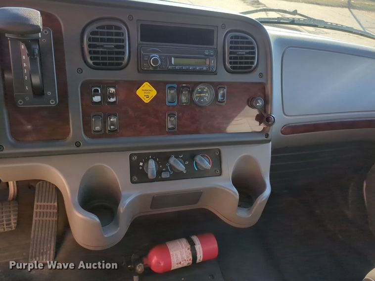 image for item NZ9303 2016 Freightliner Business Class M2 box truck