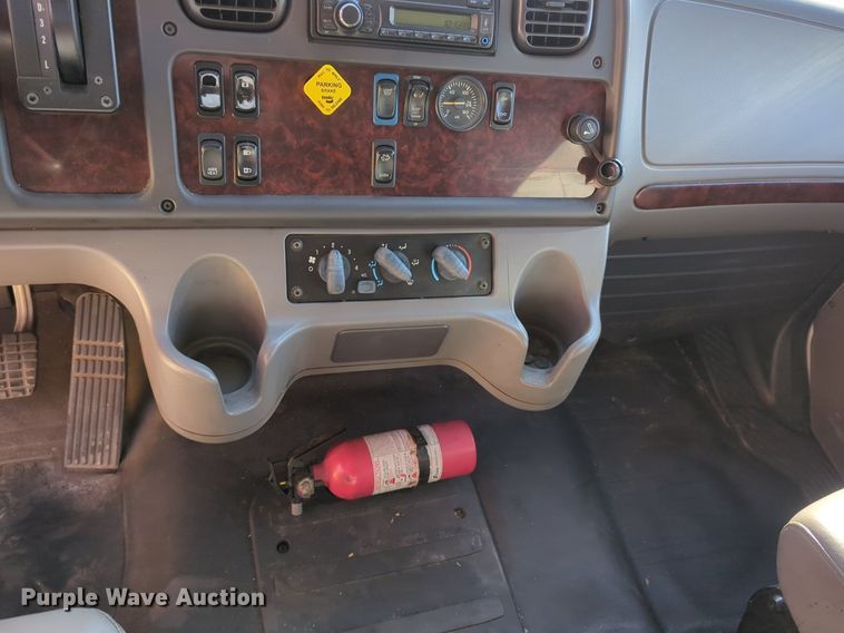 image for item NZ9303 2016 Freightliner Business Class M2 box truck