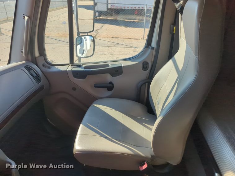 image for item NZ9303 2016 Freightliner Business Class M2 box truck