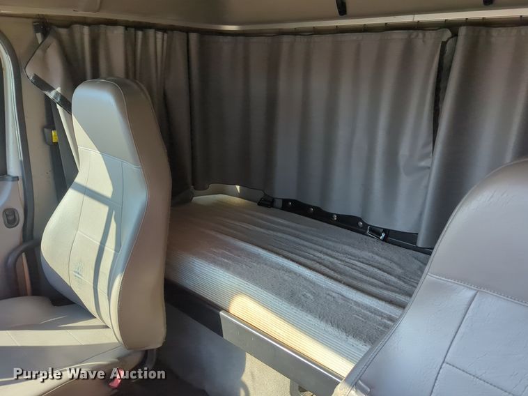 image for item NZ9303 2016 Freightliner Business Class M2 box truck