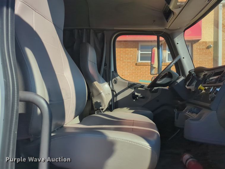 image for item NZ9303 2016 Freightliner Business Class M2 box truck