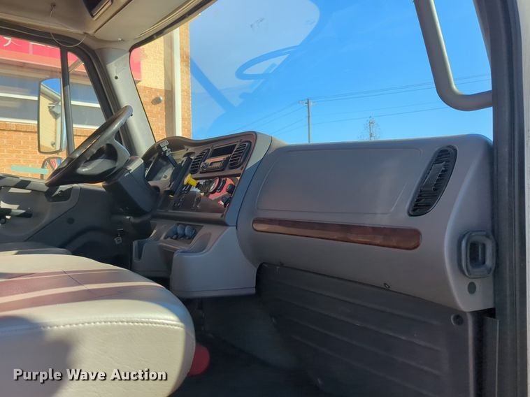 image for item NZ9303 2016 Freightliner Business Class M2 box truck