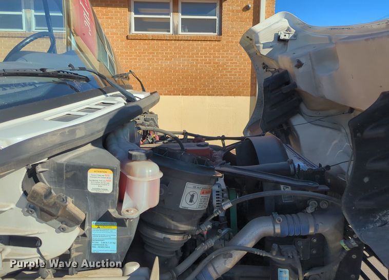 image for item NZ9303 2016 Freightliner Business Class M2 box truck