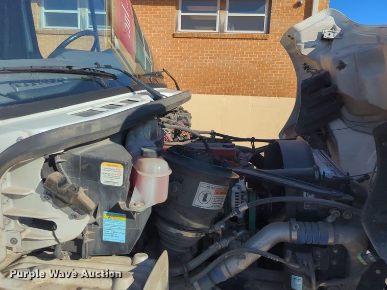 image for item NZ9303 2016 Freightliner Business Class M2 box truck