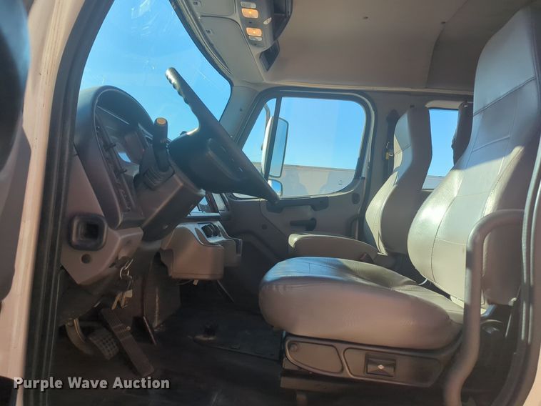 image for item NZ9304 2016 Freightliner Business Class M2 box truck