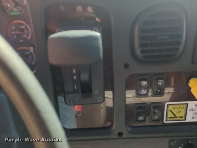 image for item NZ9304 2016 Freightliner Business Class M2 box truck