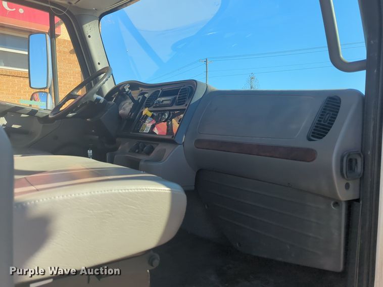 image for item NZ9304 2016 Freightliner Business Class M2 box truck