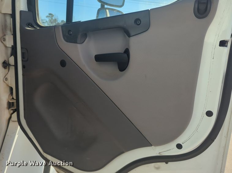 image for item NZ9304 2016 Freightliner Business Class M2 box truck