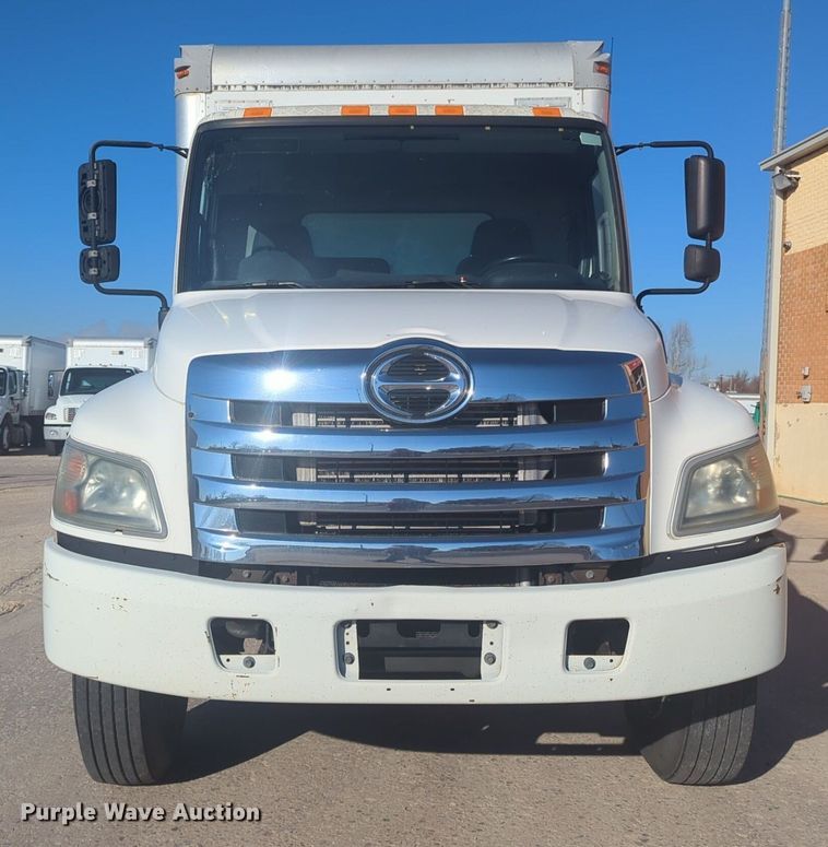 image for item NZ9305 2011 Hino 268 box truck