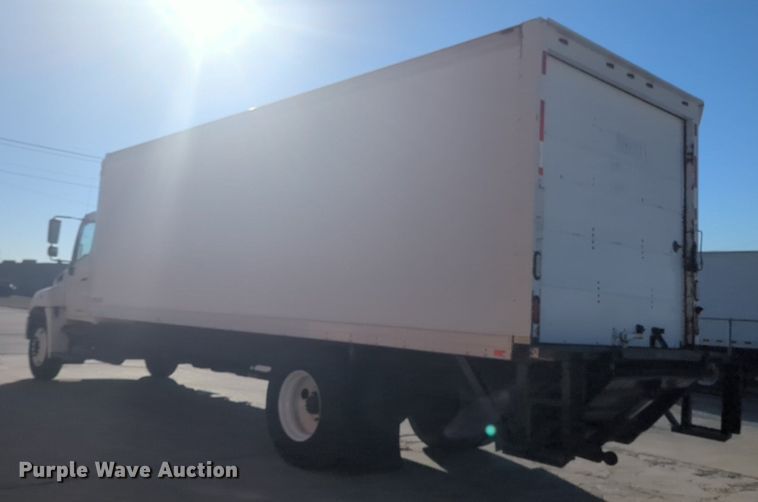 image for item NZ9305 2011 Hino 268 box truck