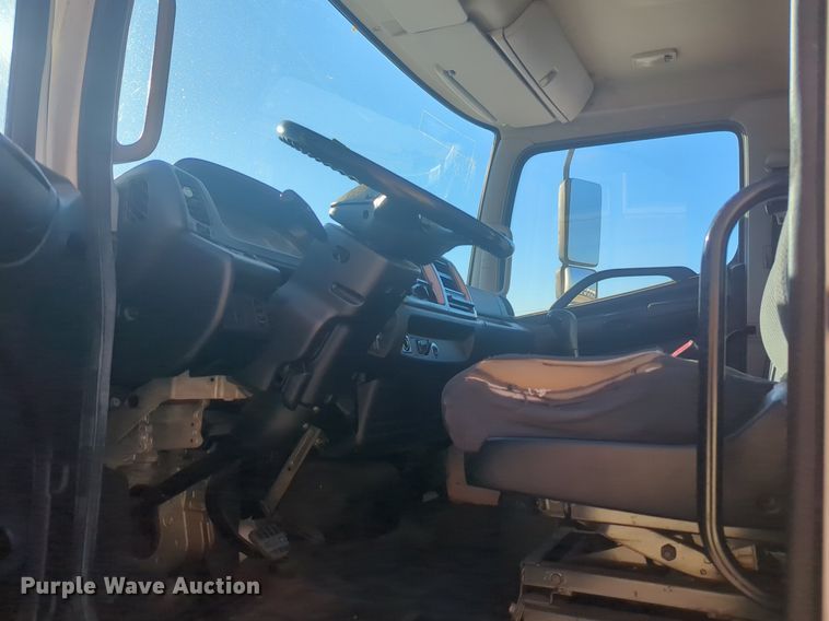 image for item NZ9305 2011 Hino 268 box truck