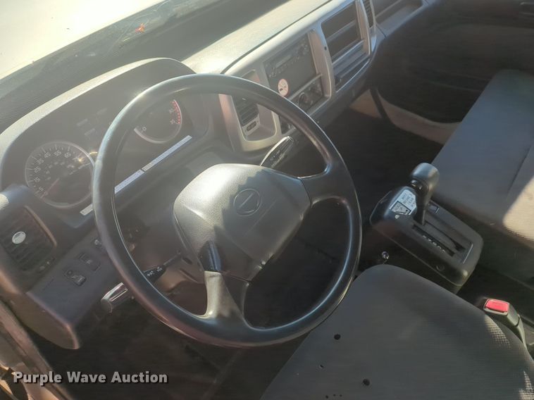 image for item NZ9305 2011 Hino 268 box truck