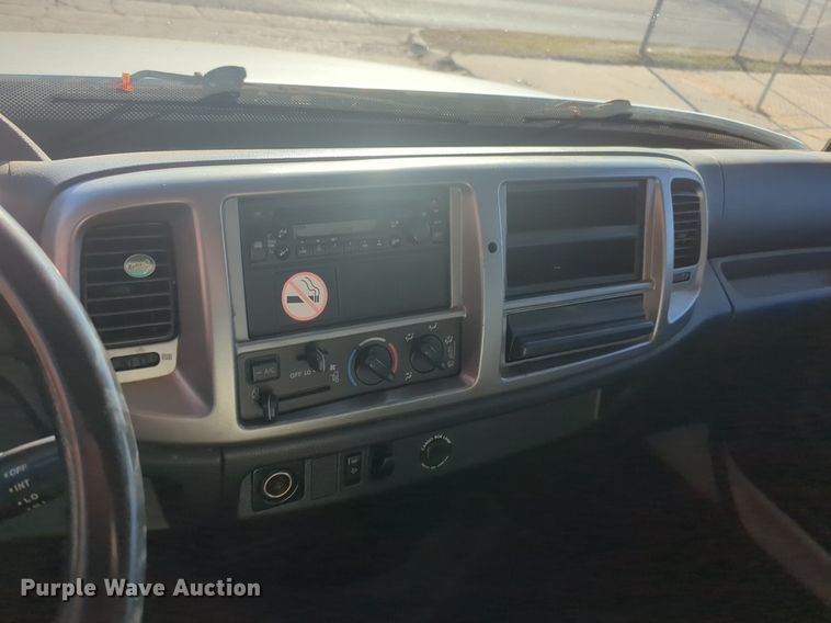 image for item NZ9305 2011 Hino 268 box truck