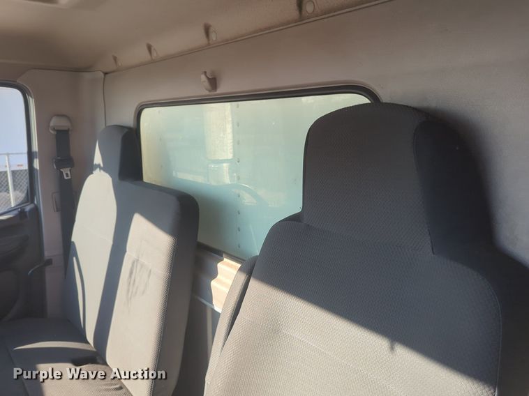 image for item NZ9305 2011 Hino 268 box truck