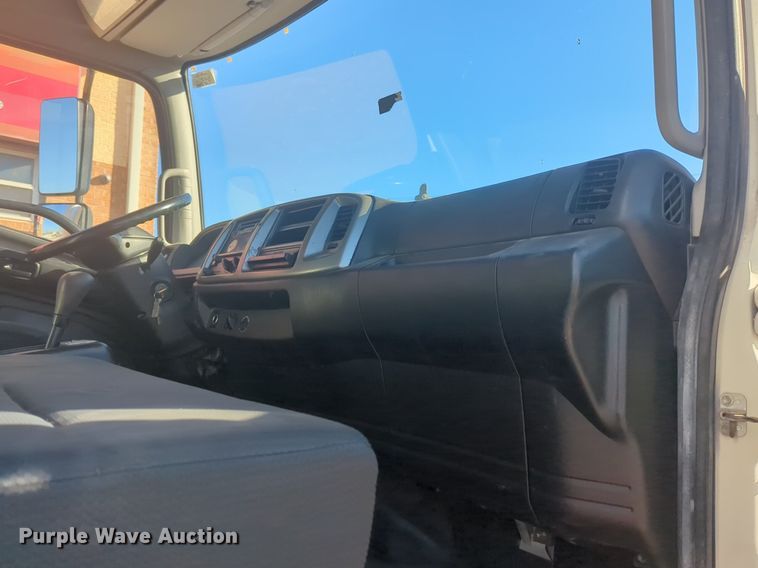 image for item NZ9305 2011 Hino 268 box truck