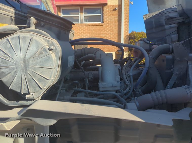 image for item NZ9305 2011 Hino 268 box truck