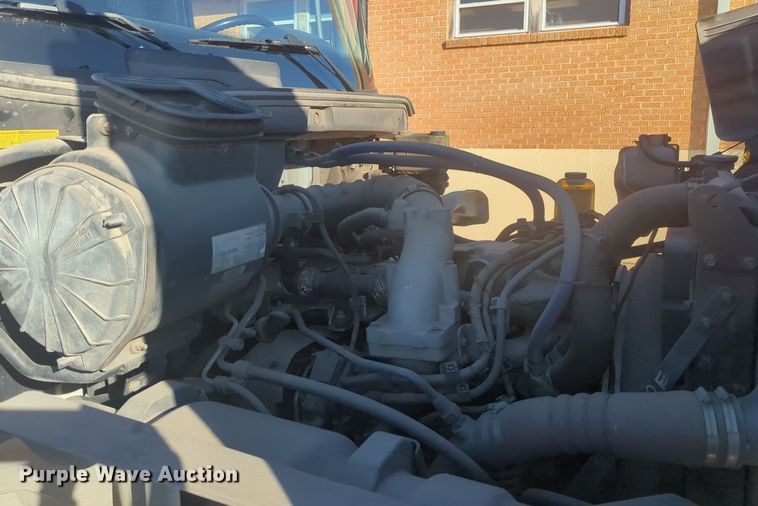 image for item NZ9305 2011 Hino 268 box truck