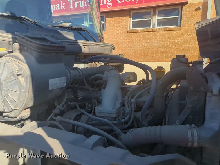 image for item NZ9305 2011 Hino 268 box truck